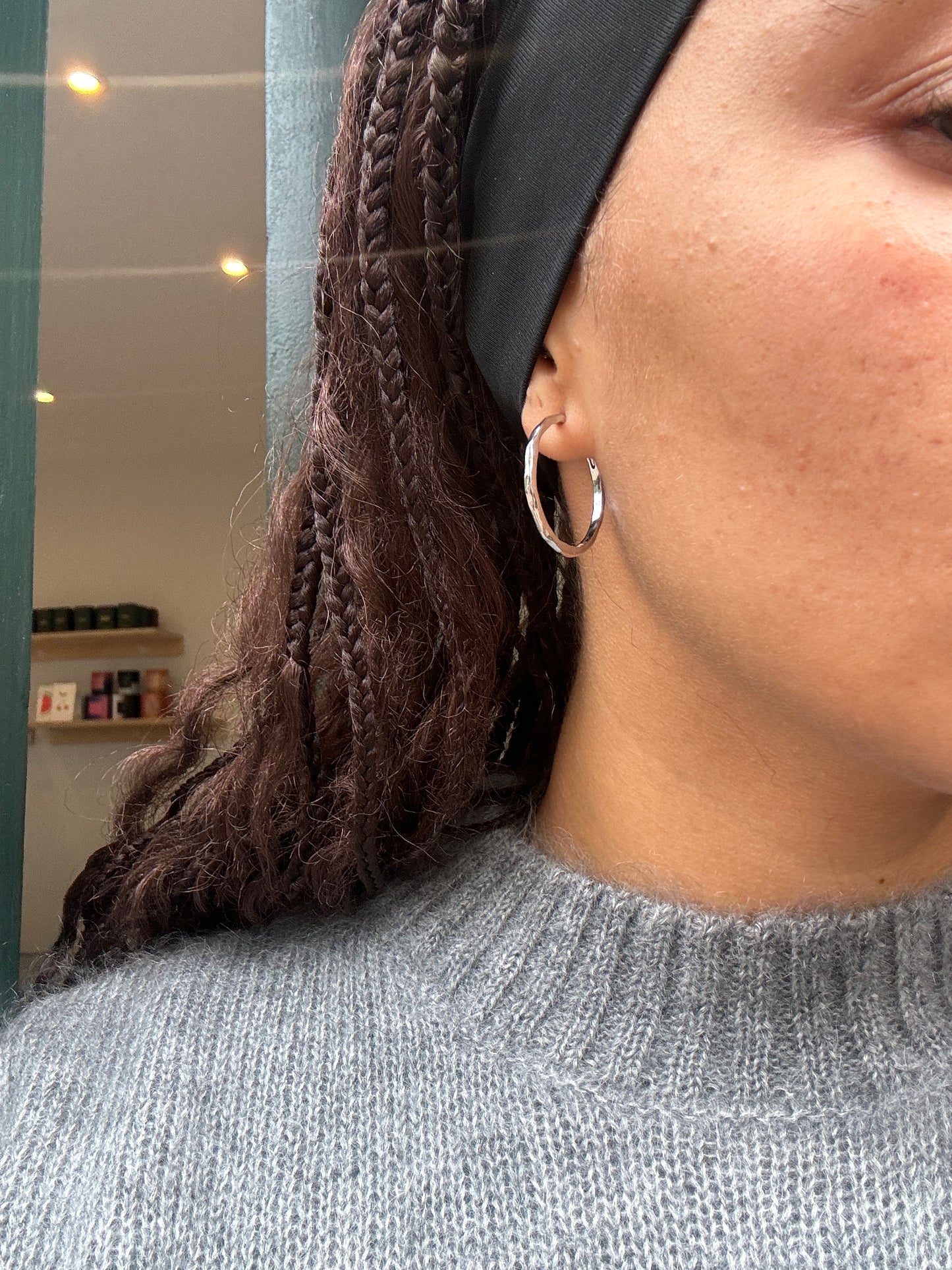 ARIYA NYLA HOOP EARRINGS SILVER