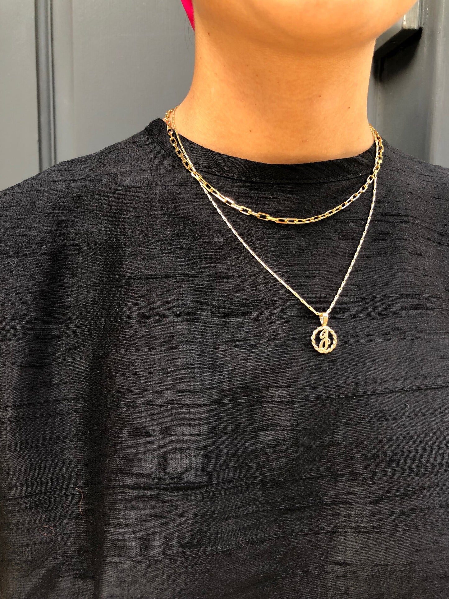 AURUM.Ldn 9ct ROUND INITIAL PENDANT