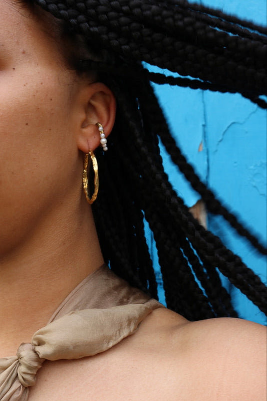 CAROLINA DE BARROS GOLD AND PEARL INGA EAR CUFF