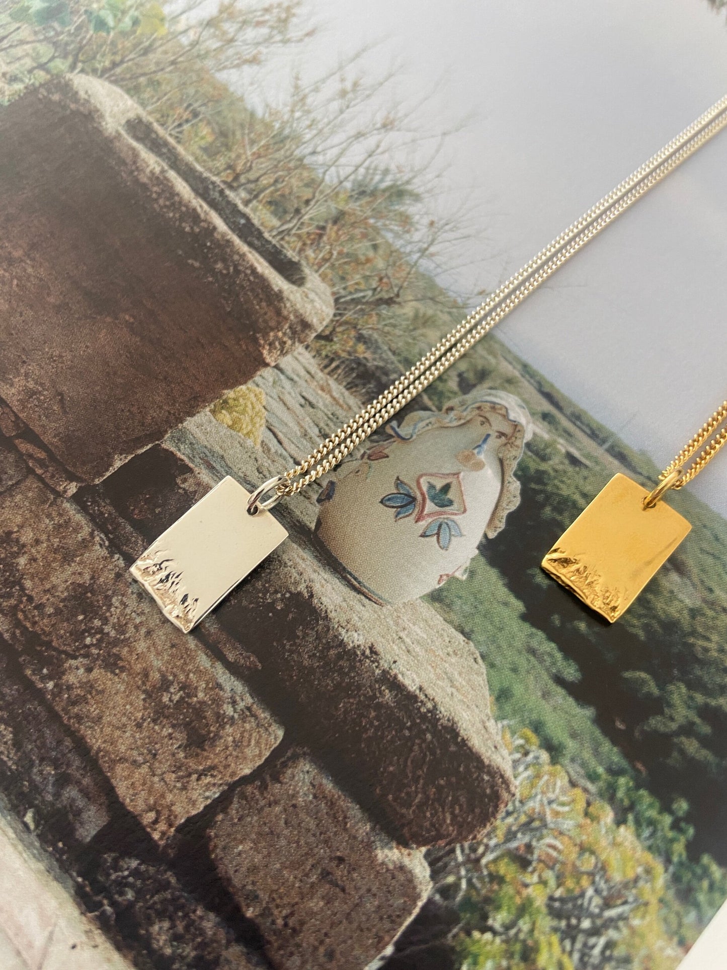 AIMOS MOLTEN RECTANGLE PENDANT NECKLACE