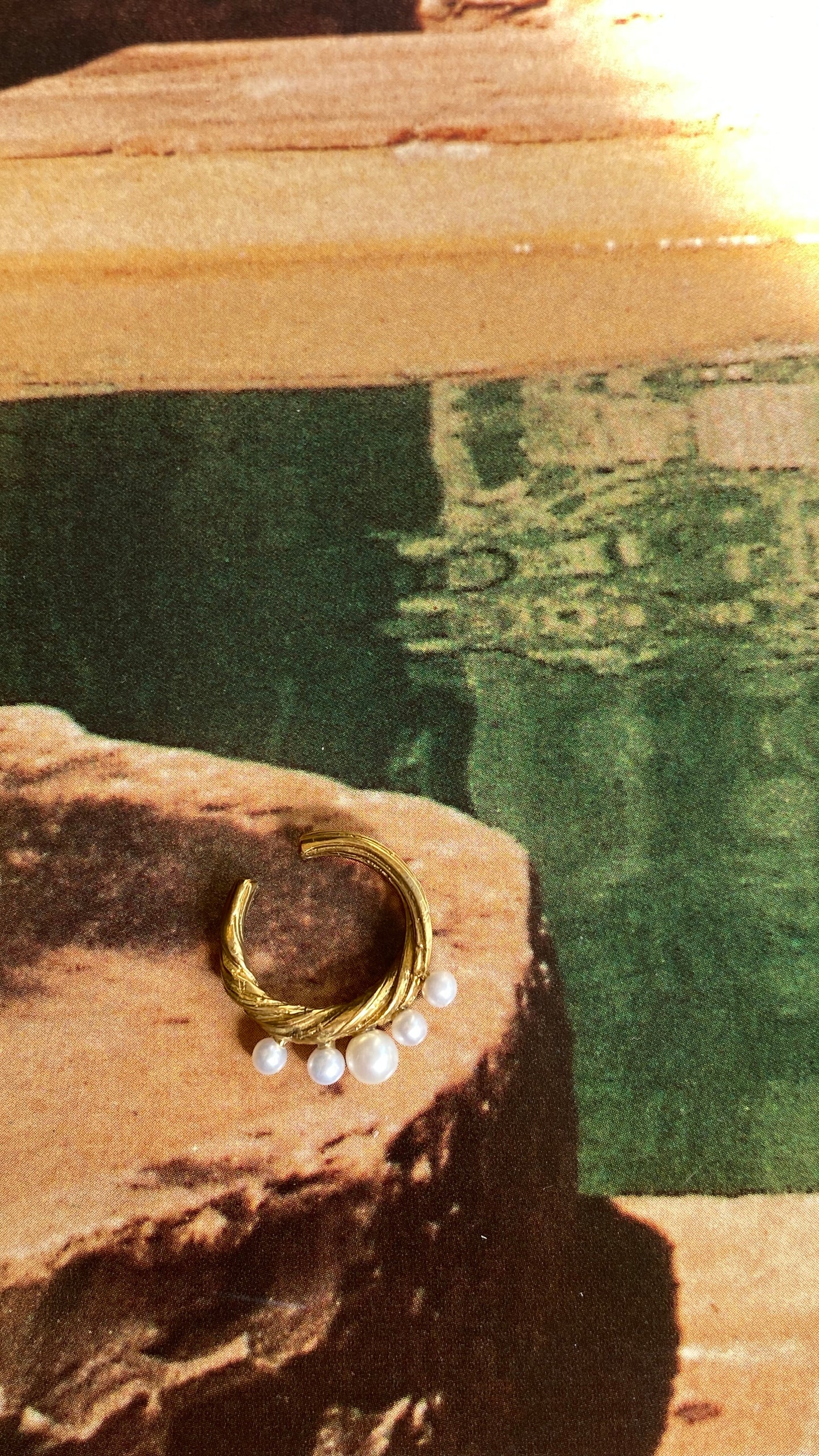 CAROLINA DE BARROS GOLD AND PEARL INGA EAR CUFF