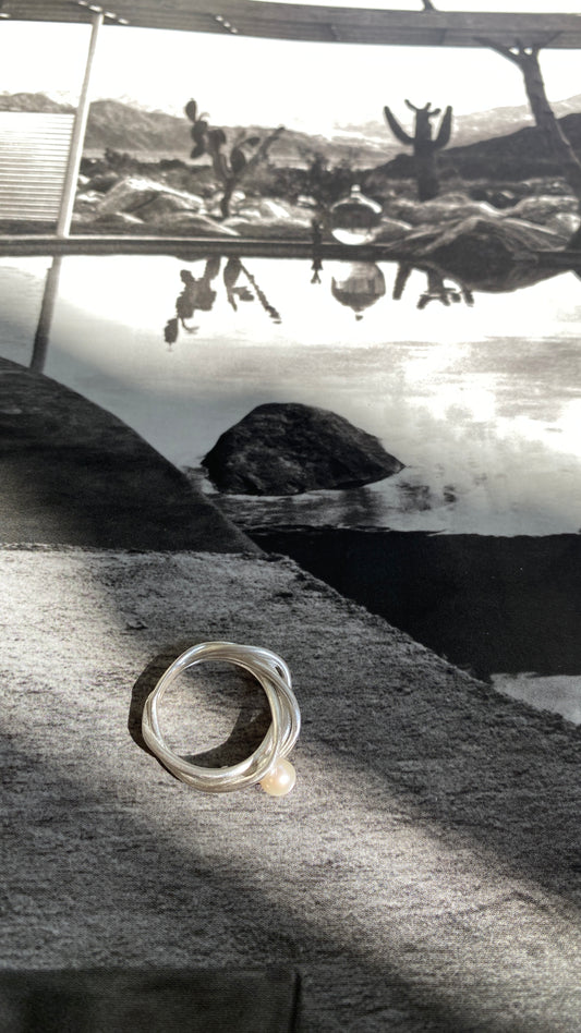 CAROLINA DE BARROS PEROLA LIANA STERLING SILVER RING