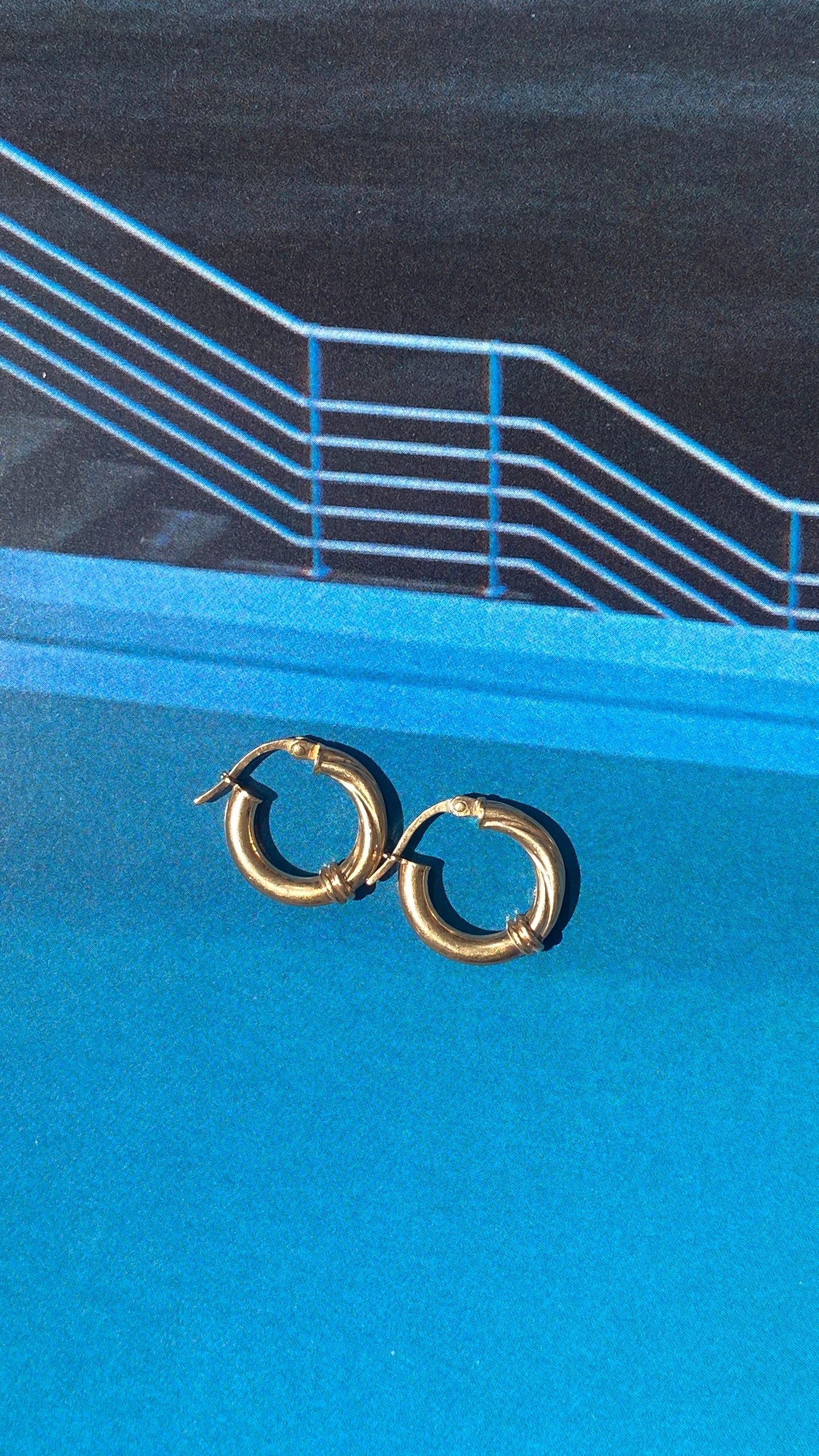 9CT GOLD HALF TWIST HOOP EARRINGS