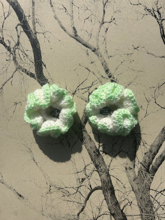 KNOTTS MINI MINT AND CREAM SCRUNCHIE