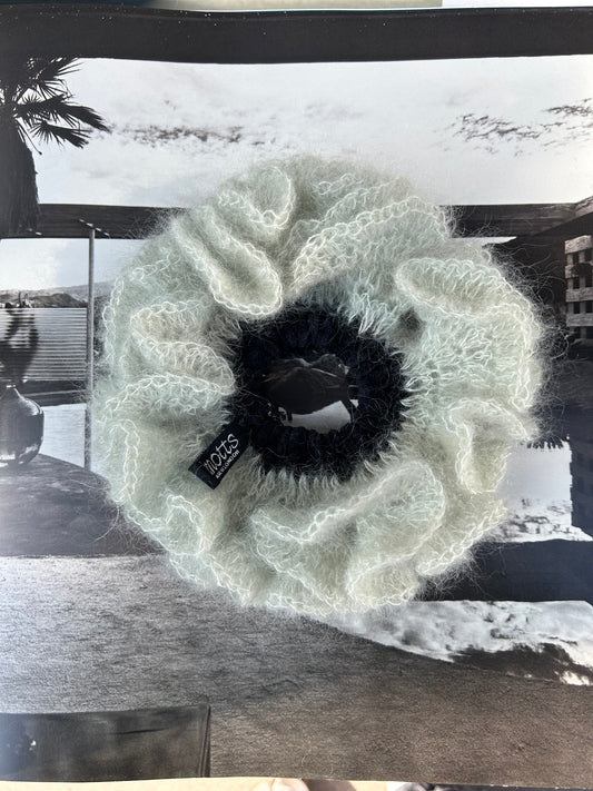 KNOTTS MOHAIR SCRUNCHIE MINT