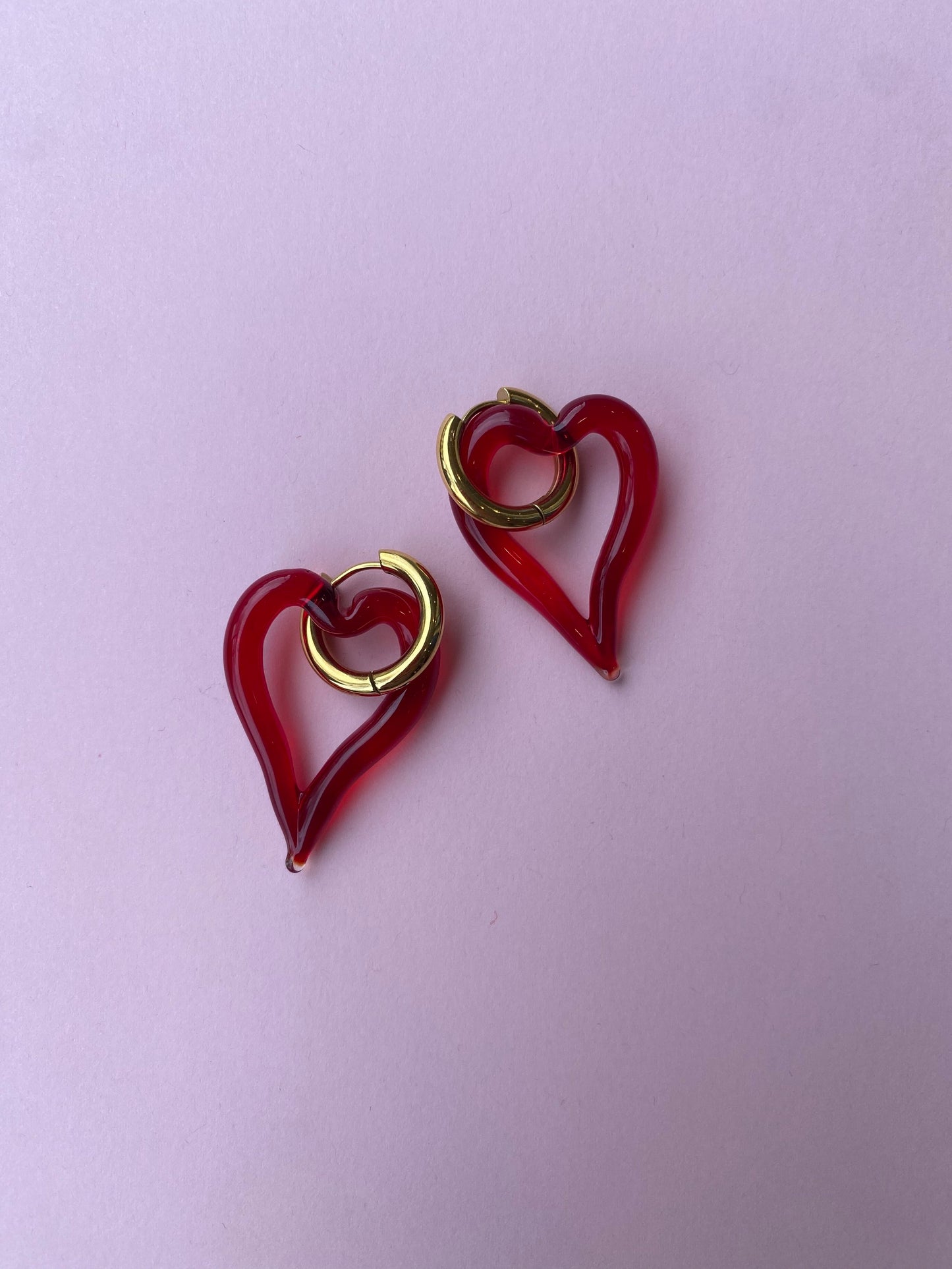SANDRA ALEXANDRA HEART OF GLASS EARRINGS RED