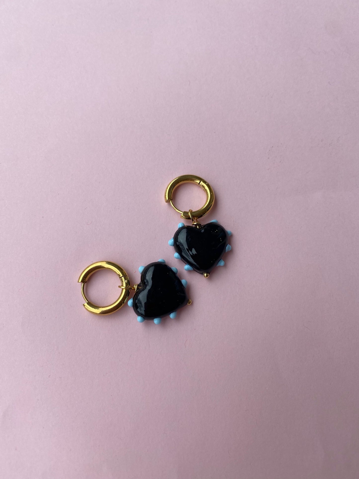 SANDRA ALEXANDRA MILAGROS HEART EARRINGS BLACK & BLUE
