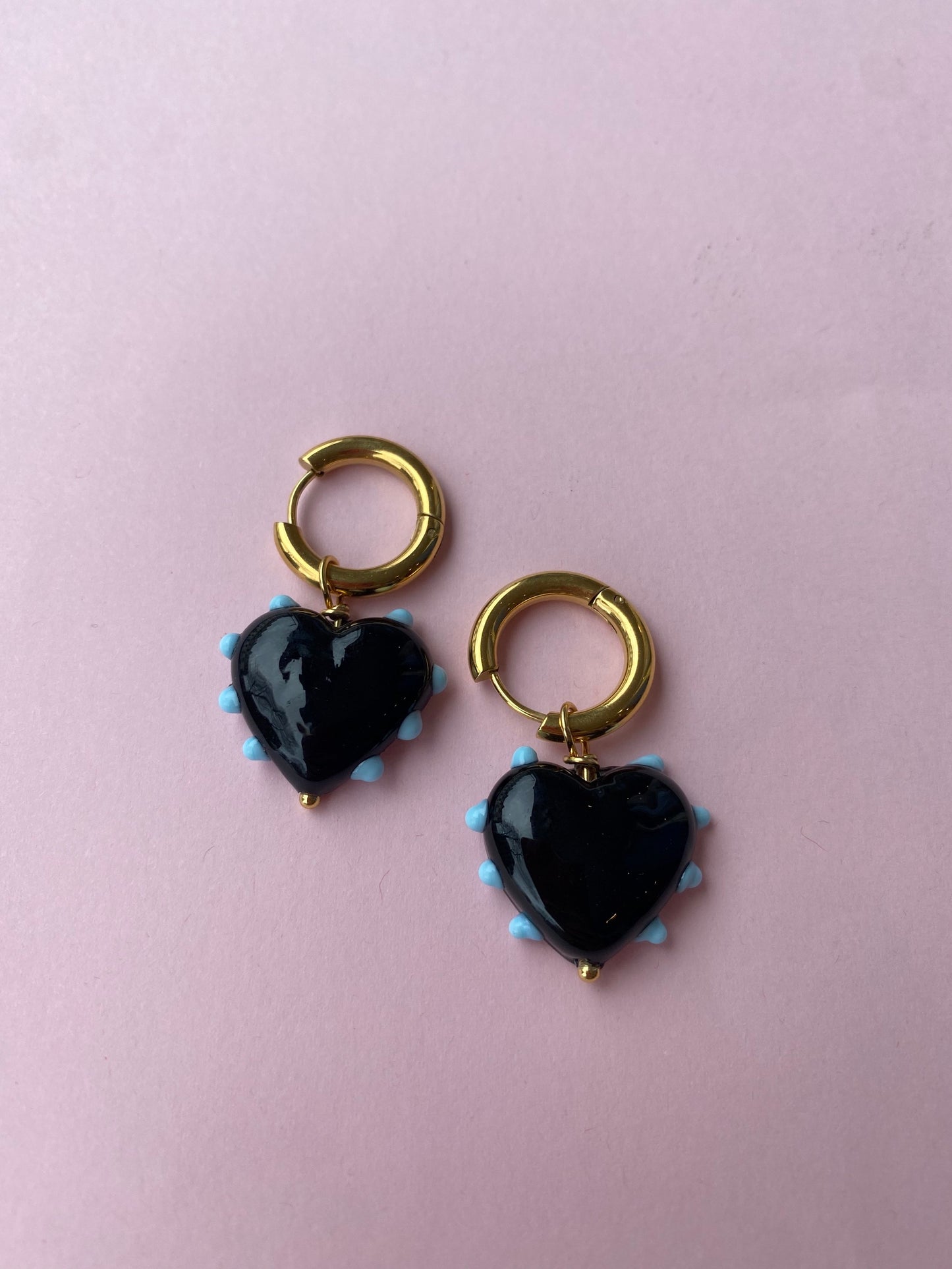 SANDRA ALEXANDRA MILAGROS HEART EARRINGS BLACK & BLUE