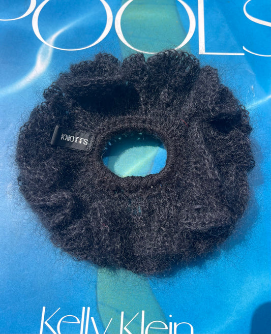 KNOTTS MOHAIR LACE SCRUNCHIE BLACK