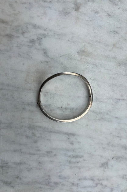 SANCROSANCT 925 SILVER SWIRLY BANGLE