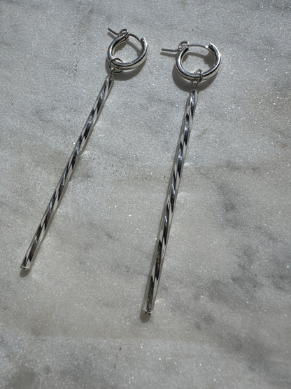 SISI JOIA ROD EARRINGS TWISTED SILVER
