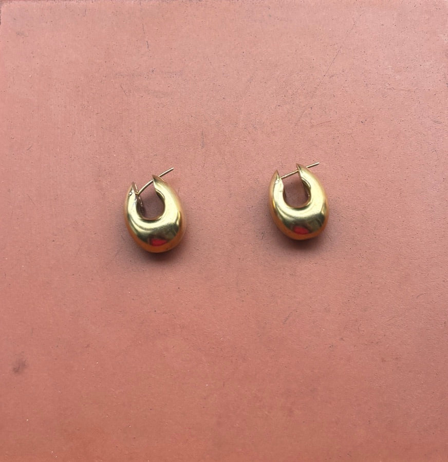 SACROSANCT GOLD PLATED CHUNKY OVAL HOOP EARRINGS