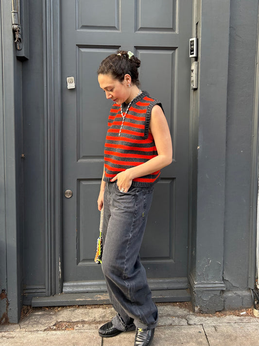 YETTON STRIPE VEST RED & GREY