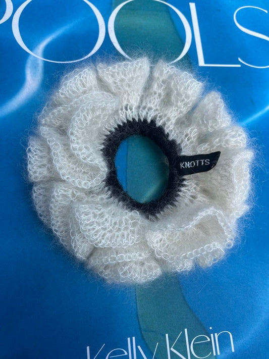 KNOTTS SCRUNCHIE CLOUD LACE