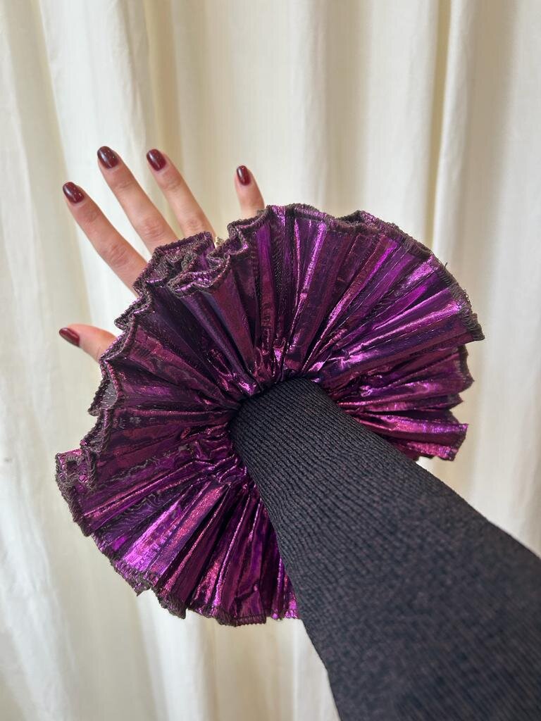 BIG METALLIC SCRUNCHIE