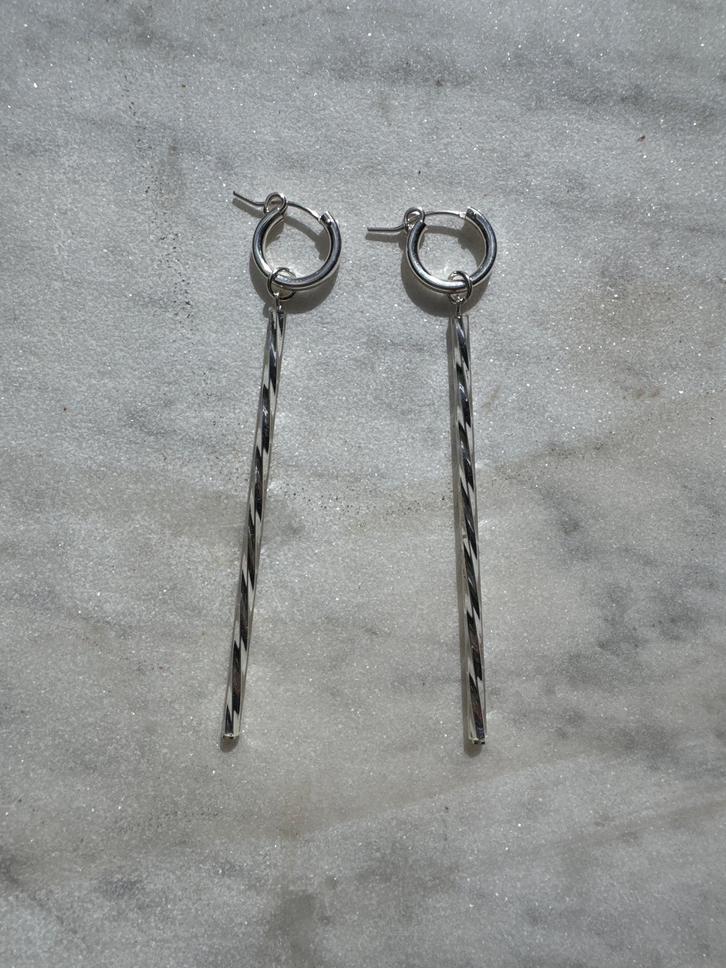 SISI JOIA ROD EARRINGS TWISTED SILVER