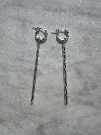 SISI JOIA ROD EARRINGS TWISTED SILVER