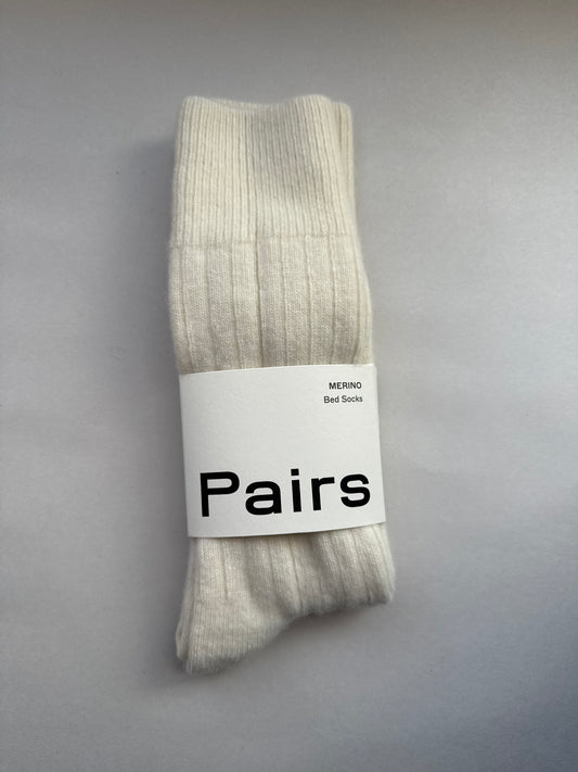 PAIRS BED SOCKS MERINO CLOTTED CREAM