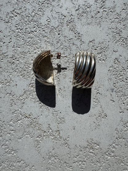 SACROSANCT TEXTURED RIB HOOP HUGGIES