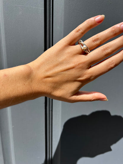 CAROLINA DE BARROS PEROLA LIANA STERLING SILVER RING