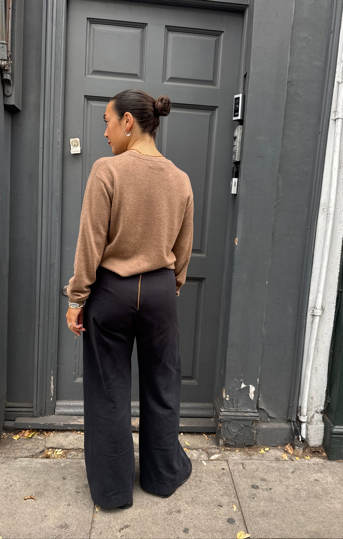 THE GATHER MAGGIE V NECK