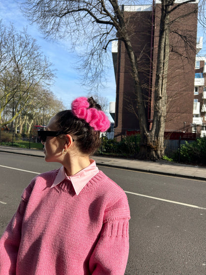 KNOTTS MOHAIR SCRUNCHIE PINK