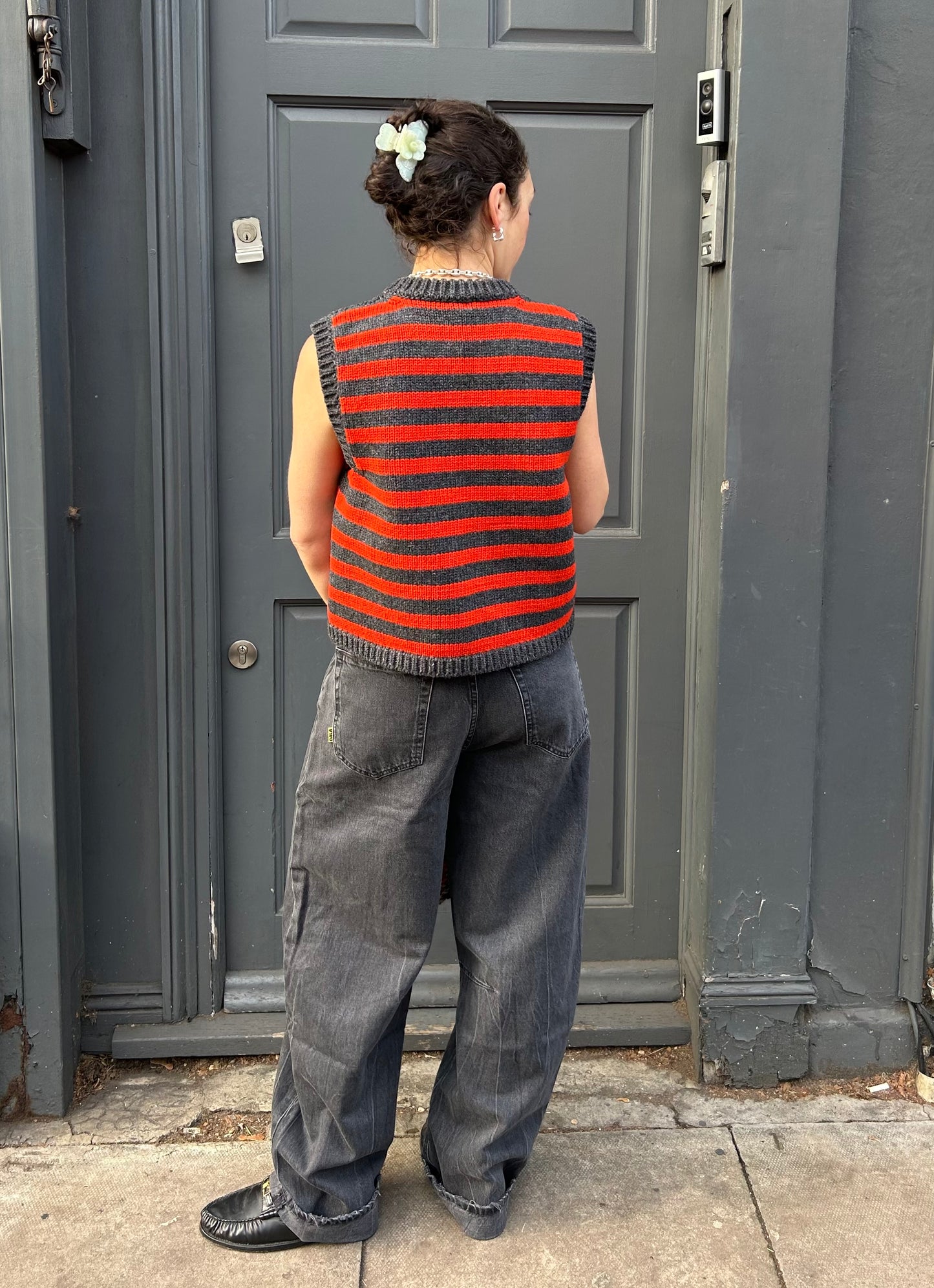 YETTON STRIPE VEST RED & GREY