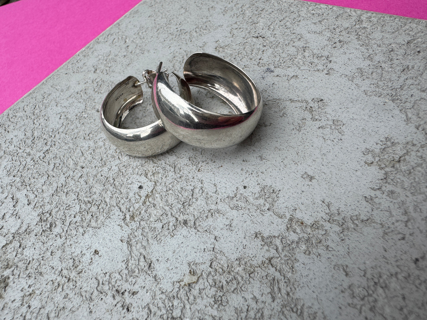 SACROSANCT CURVED EDGE LARGE HUGGIES