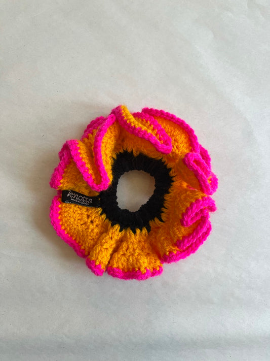 KNOTTS SCRUNCHIE PINK AND ORANGE