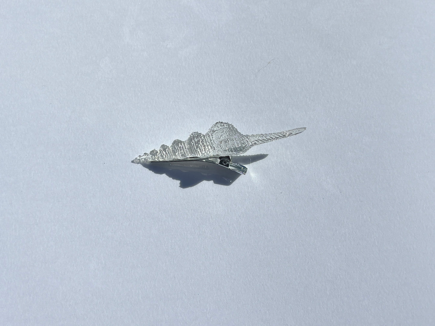 DEANNIE SPIRE SHELL HAIR CLIP