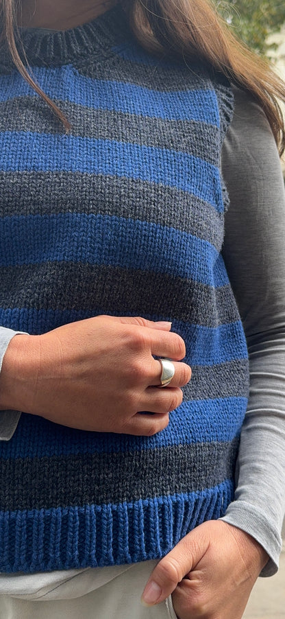 YETTON  ROUND NECK VEST BLUE AND CHARCOAL