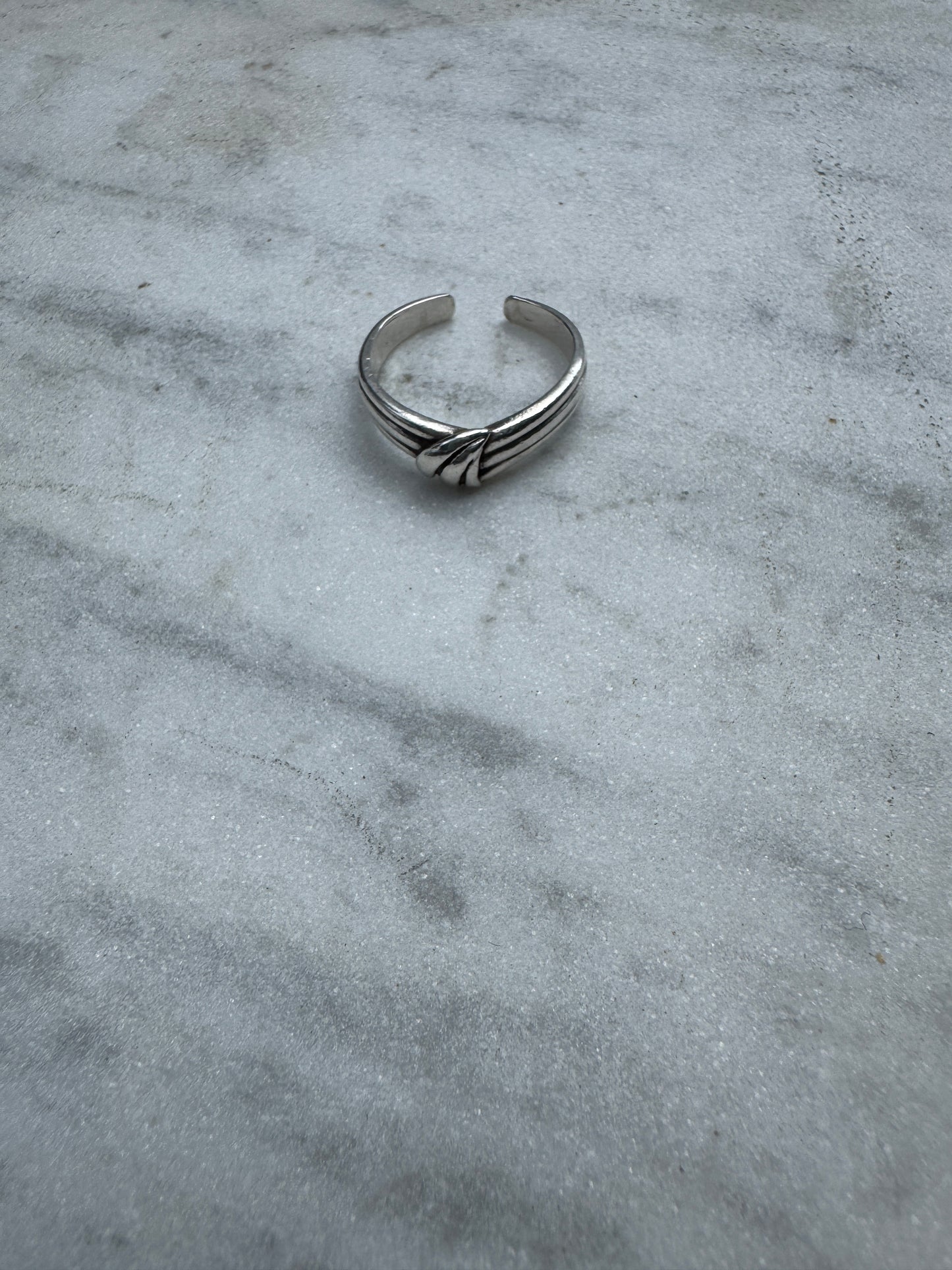 SACROSANCT KNOT RING
