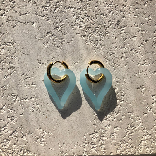 SANDRA ALEXANDRA HEART OF GLASS EARRINGS CLOUDY BLUE