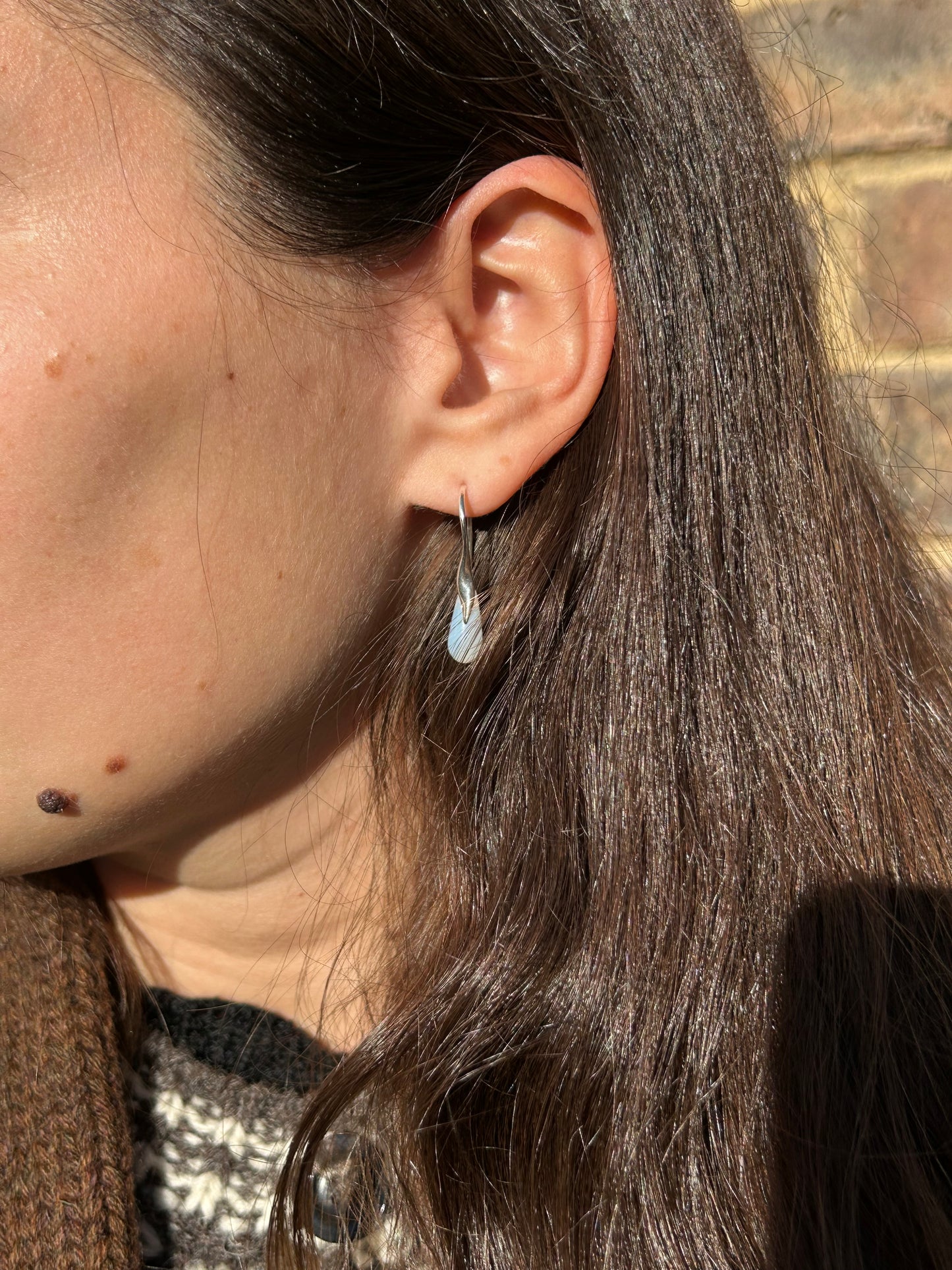 SISI JOIA MINI BROTE EARRINGS - OPALINE WHITE