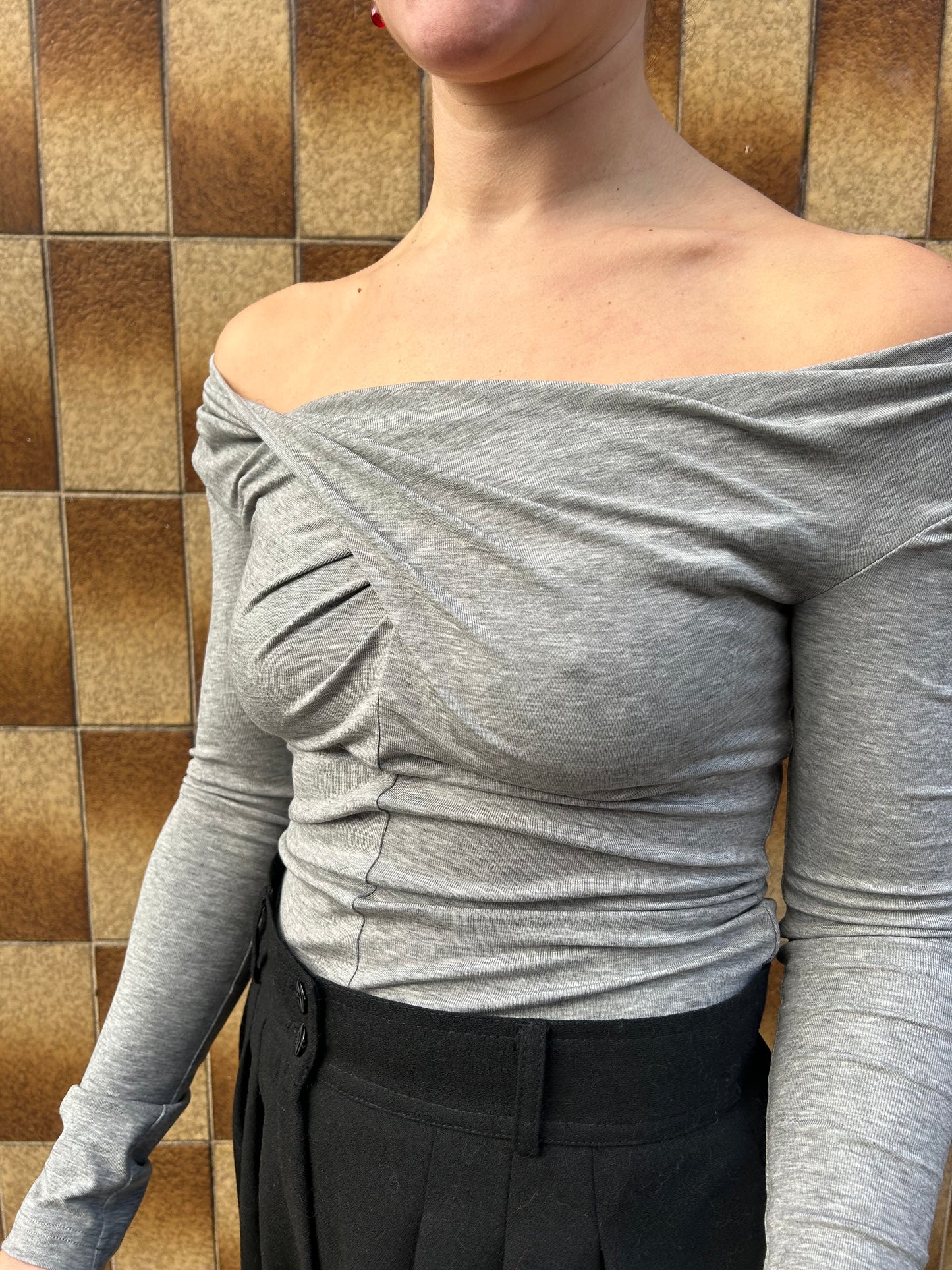 YIBRI TWISTED LONGSLEEVE GREY