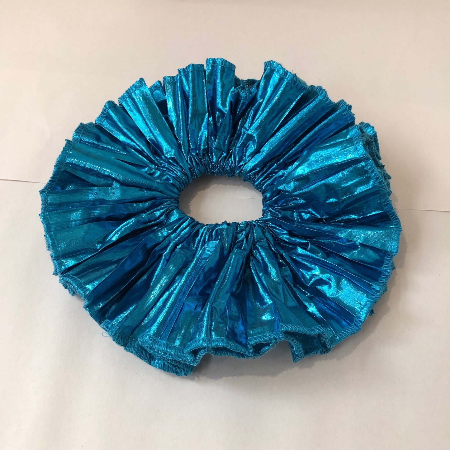 BIG METALLIC SCRUNCHIE