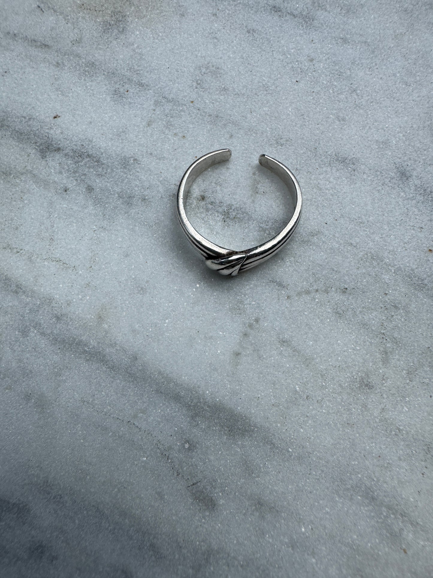 SACROSANCT KNOT RING