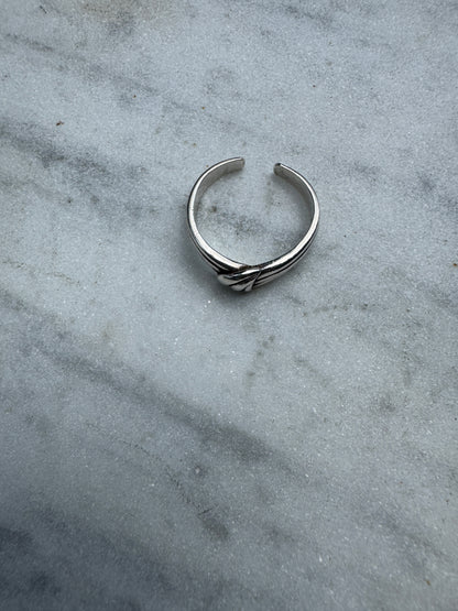 SACROSANCT KNOT RING