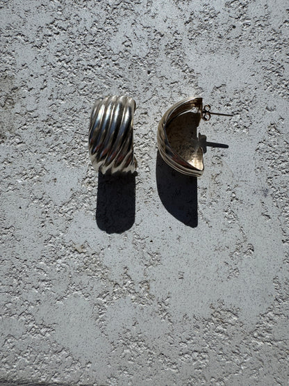SACROSANCT TEXTURED RIB HOOP HUGGIES