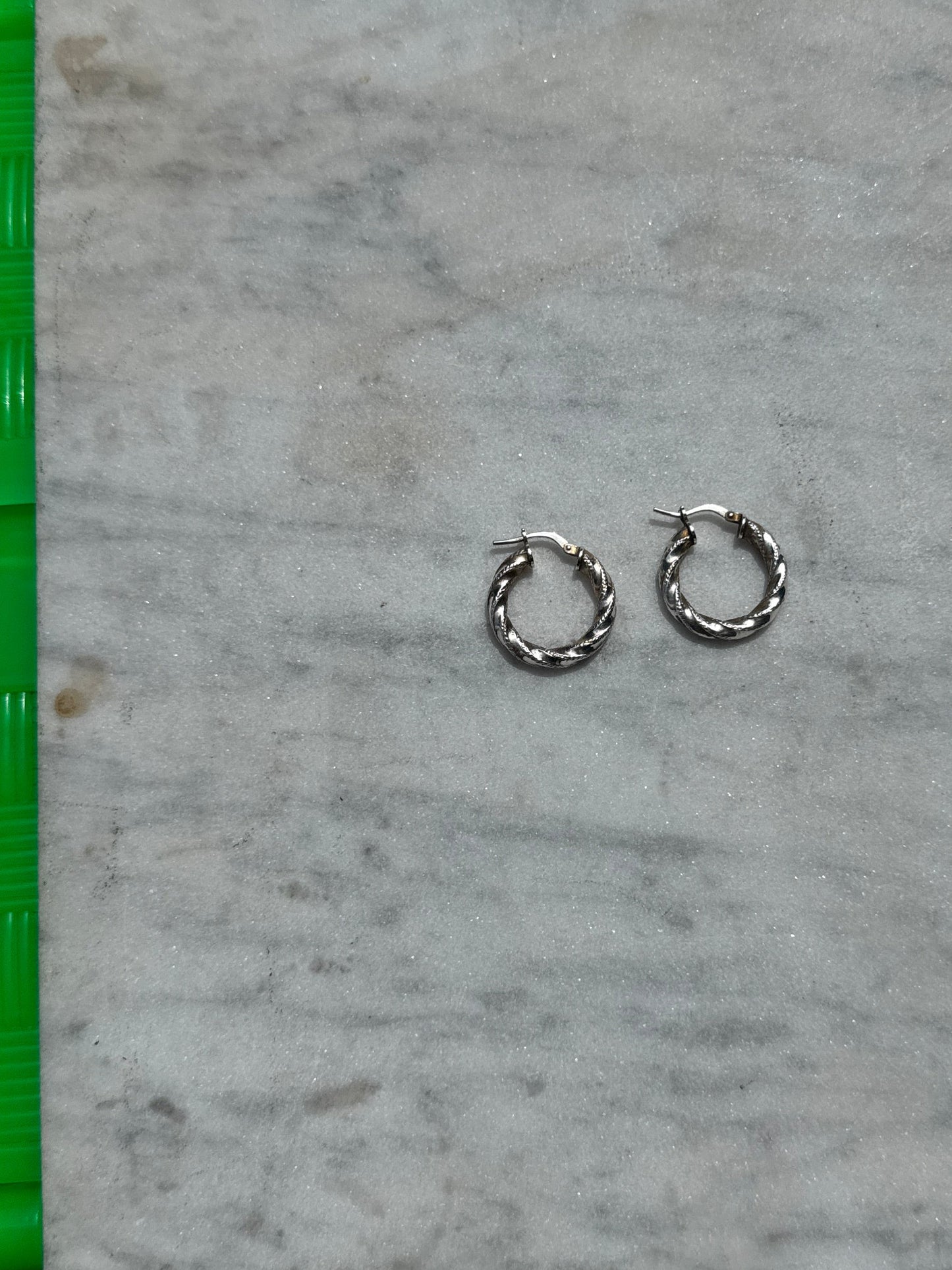 SACROSANCT TWISTED CIRCULAR HOOP