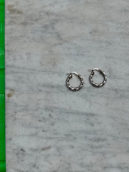 SACROSANCT TWISTED CIRCULAR HOOP