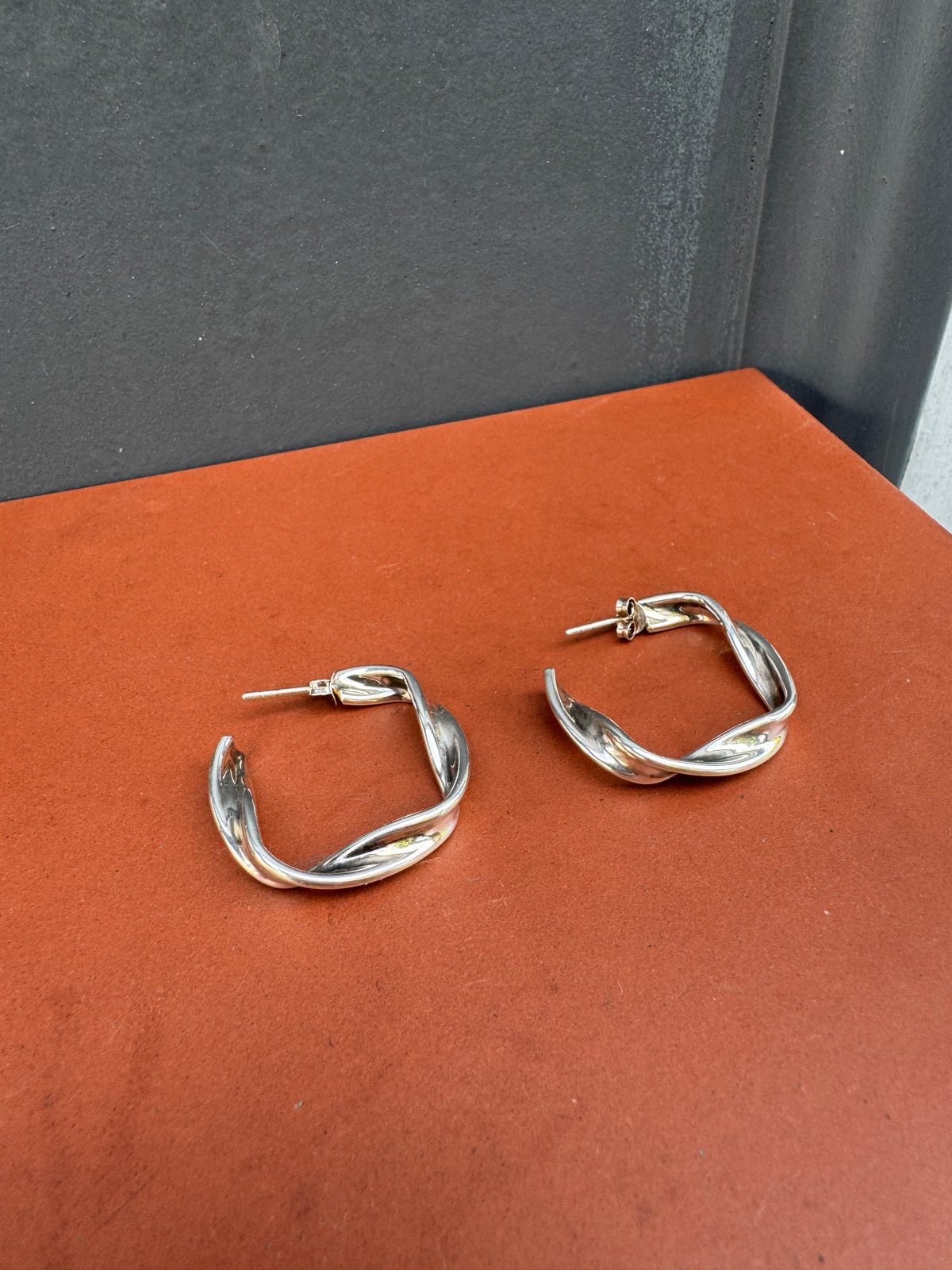 SACROSANCT SCULPTURAL TWISTED HOOPS