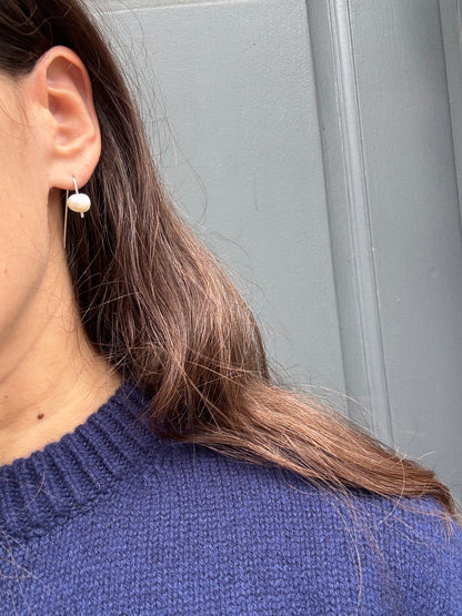 NODO THREAD PEARL EARRINGS SILVER