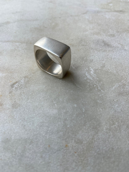 ROBERTA LEE CUBO RING