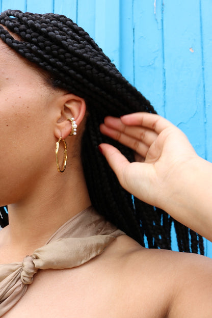 CAROLINA DE BARROS GOLD AND PEARL INGA EAR CUFF
