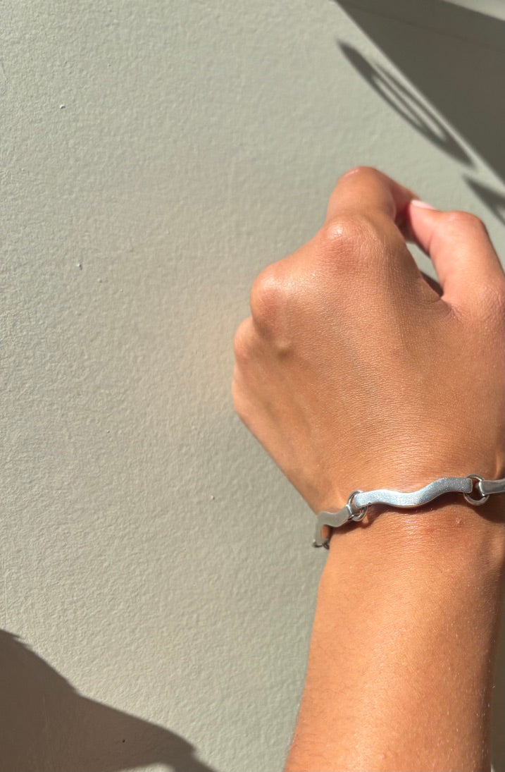SANCROSANCT 925 SILVER WAVY T BAR  BRACELET