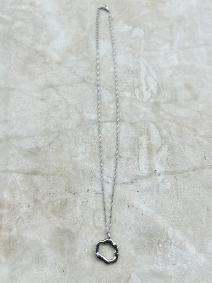 ARIYA IZEL NECKLACE SILVER