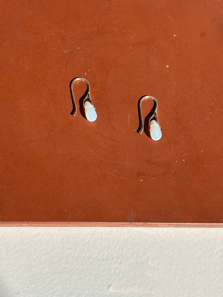 SISI JOIA MINI BROTE EARRINGS - OPALINE WHITE