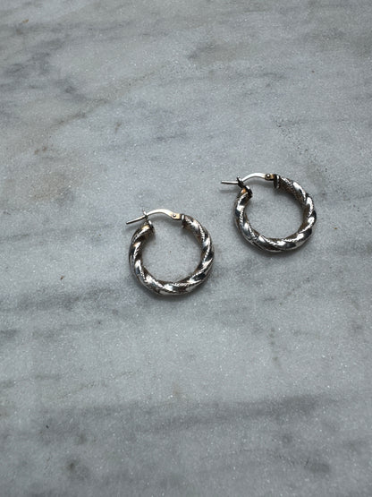 SACROSANCT TWISTED CIRCULAR HOOP