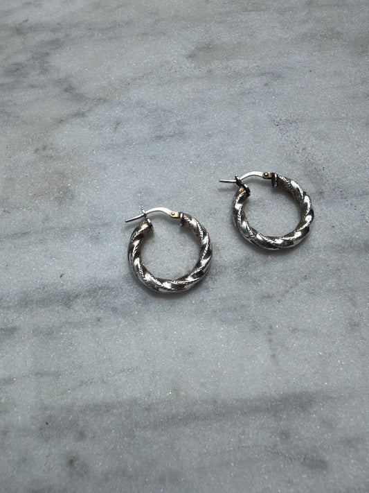 SACROSANCT TWISTED CIRCULAR HOOP